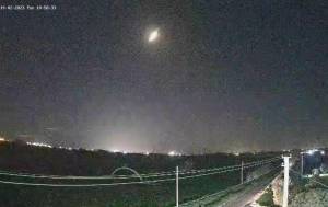 Una scia luminosa e poi il boato: meteorite sui cieli di Puglia e Basilicata